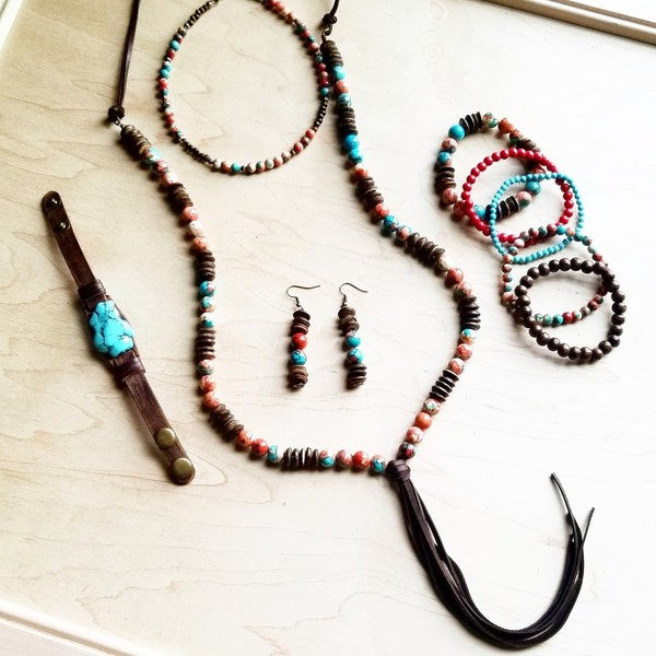 Multi Colored Turquoise Necklace with Wood - bertofonsi