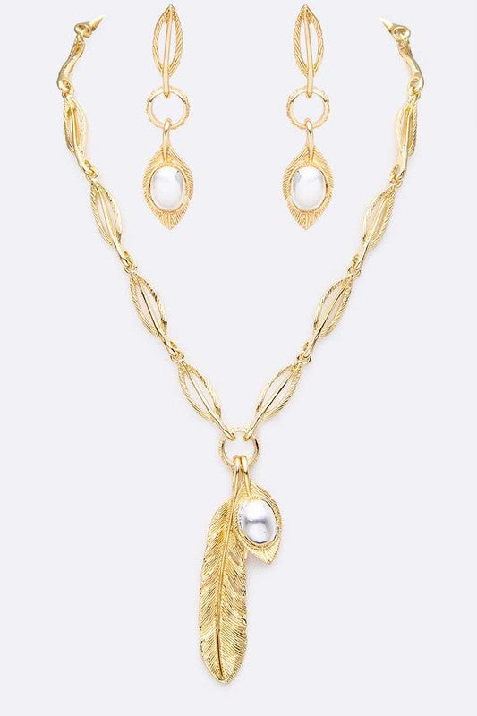 Iconic Pearl Drop Feather Charm Necklace Set - bertofonsi
