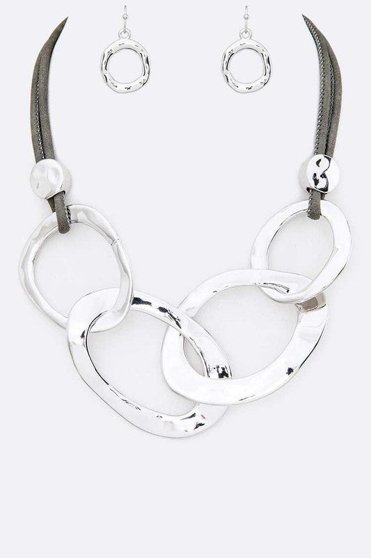 Metal Ring Iconic Necklace Set - bertofonsi