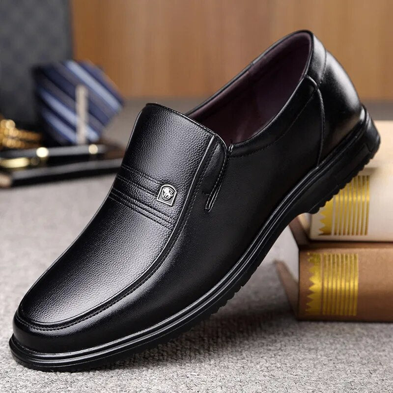 Genuine Leather shoes Men Loafers Slip On Business Casual Leather Shoes Classic Soft Moccasins Hombre Breathable Men Shoes Flat - bertofonsi