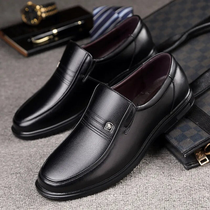 Genuine Leather shoes Men Loafers Slip On Business Casual Leather Shoes Classic Soft Moccasins Hombre Breathable Men Shoes Flat - bertofonsi