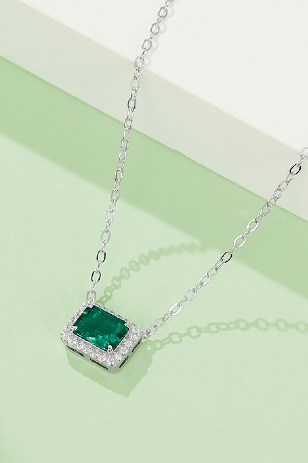 Lab-Grown Emerald Rectangle Pendant Necklace - bertofonsi