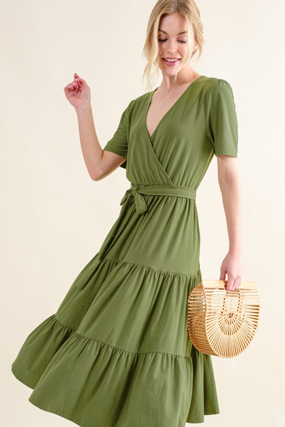 And The Why Soft Short Sleeve Tiered Midi Dress - bertofonsi