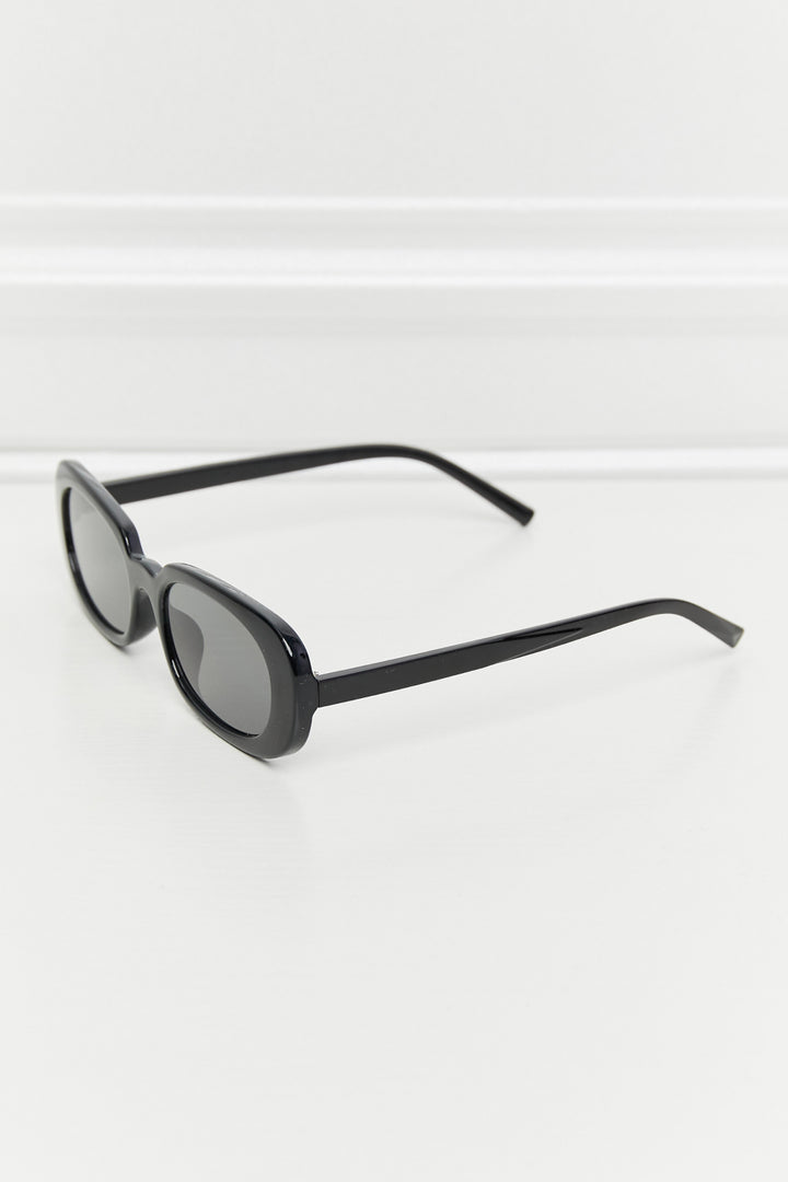Oval Full Rim Sunglasses - bertofonsi