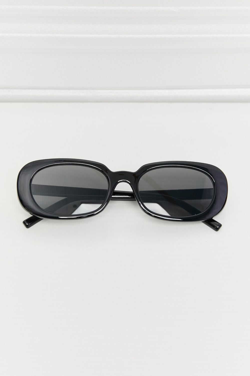 Oval Full Rim Sunglasses - bertofonsi