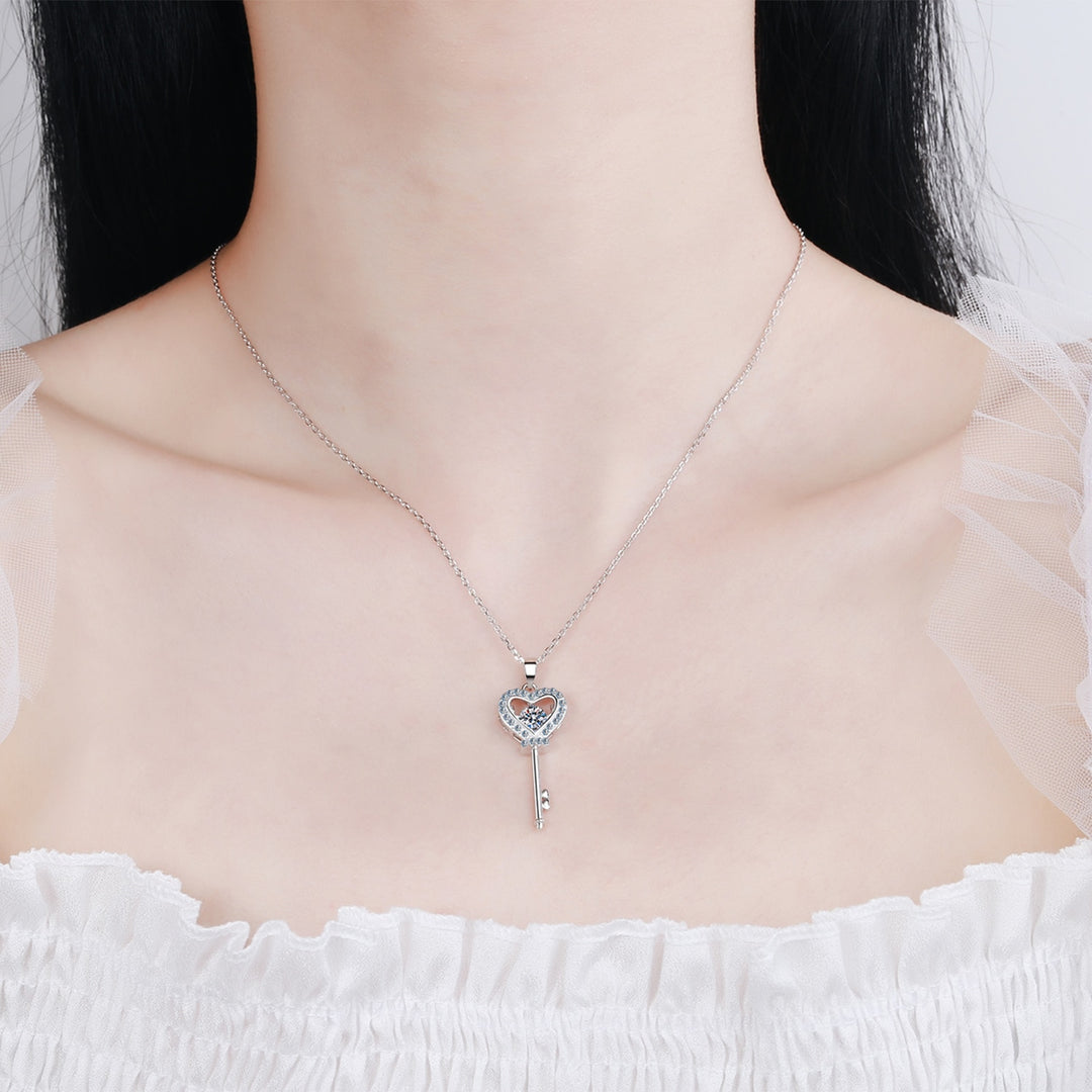 GEM&#39;S BALLET 1.0Ct D Color Moissanite Diamond Key Pendant Necklace with Moissanite Stone 925 Sterling Silver Jewelry - bertofonsi