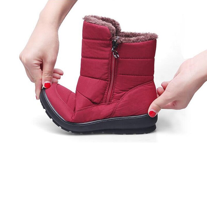 TIMETANG 2019 The new non-slip waterproof winter boots plus cotton velvet women shoes warm light big size 41 42 snow bootsE1872 - bertofonsi