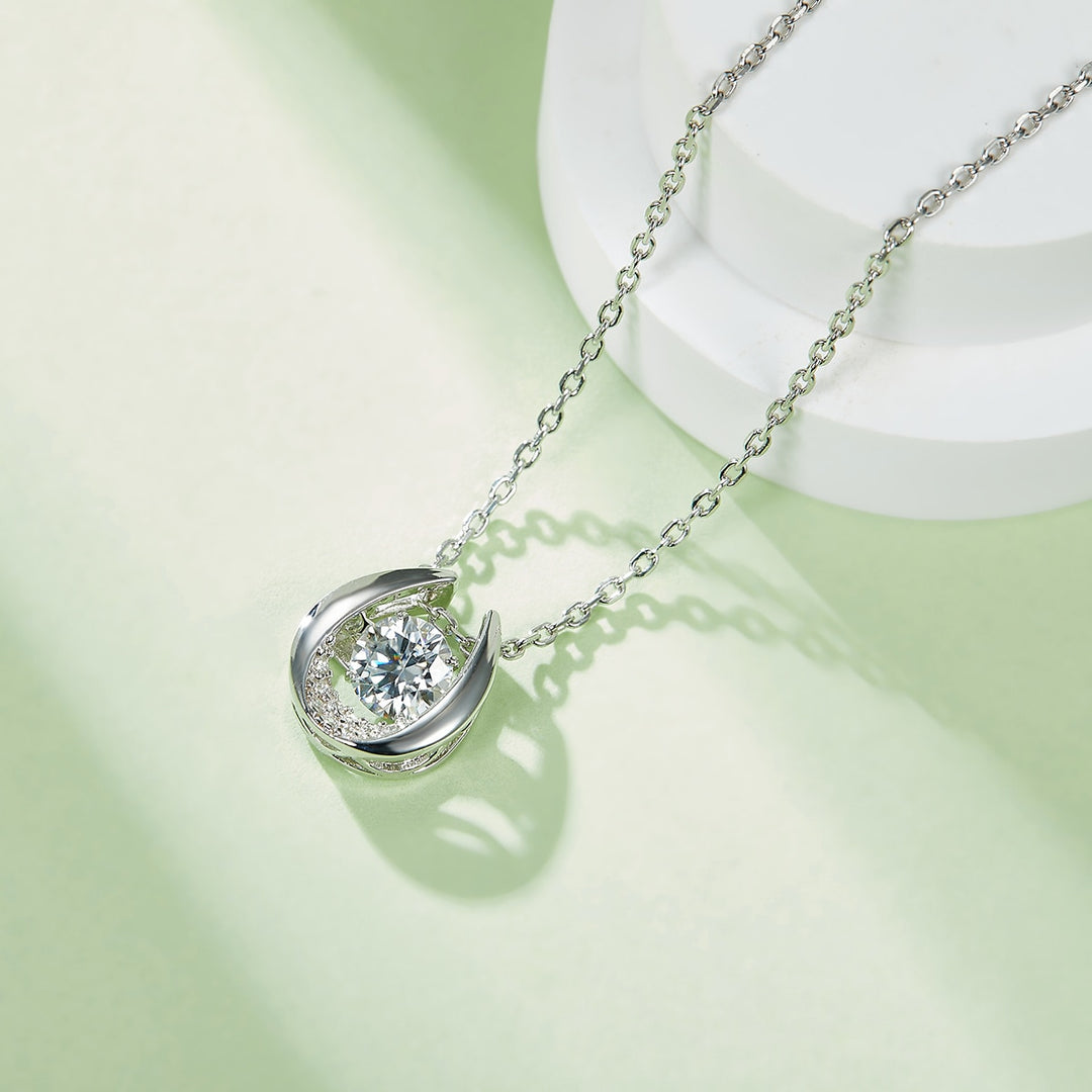 GEM&#39;S BALLET 925 Sterling Silver Twinkle Moissanite Jewelry 5.0mm 0.5Ct Moissanite Diamond Pendant Necklace For Women Wedding - bertofonsi